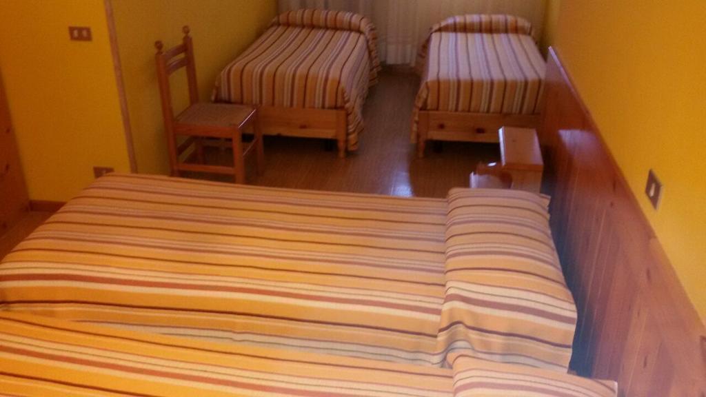 Albergo Trieste Tambre dʼAlpago Habitación foto