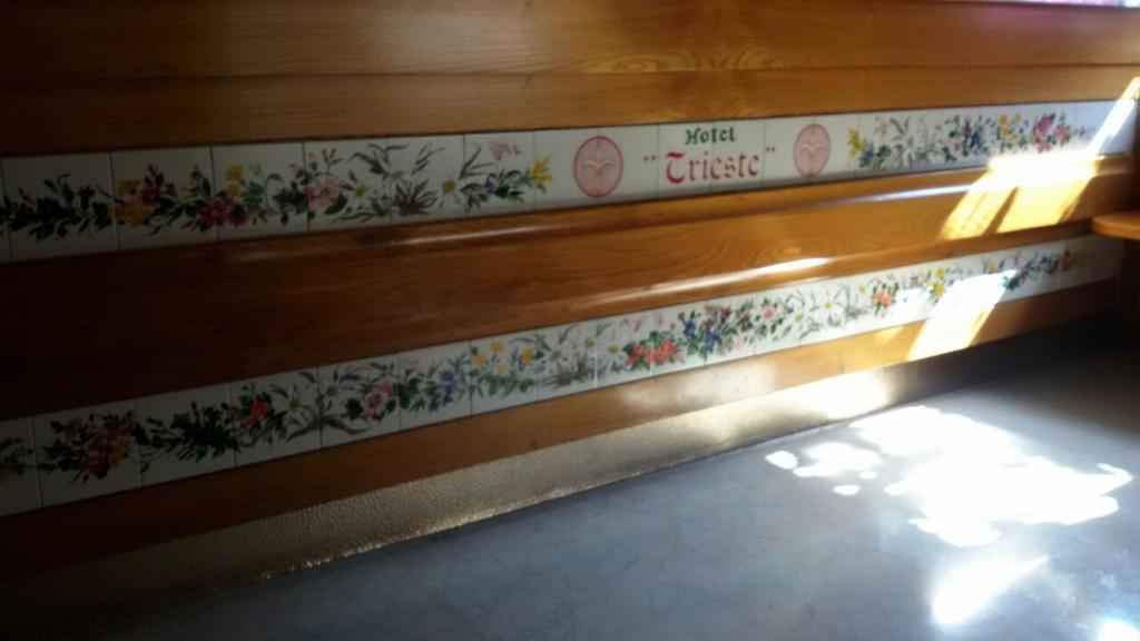 Albergo Trieste Tambre dʼAlpago Habitación foto