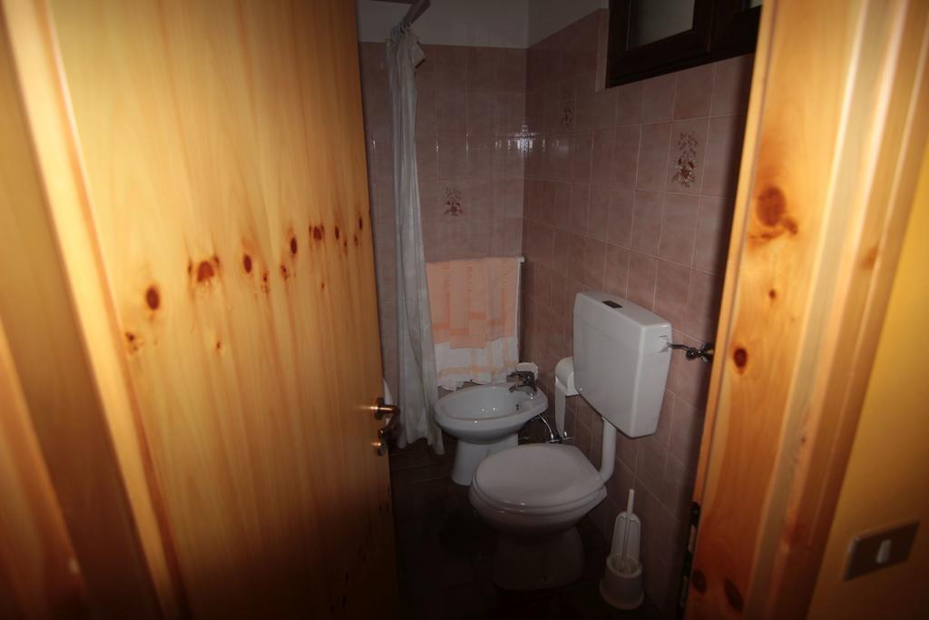 Albergo Trieste Tambre dʼAlpago Habitación foto